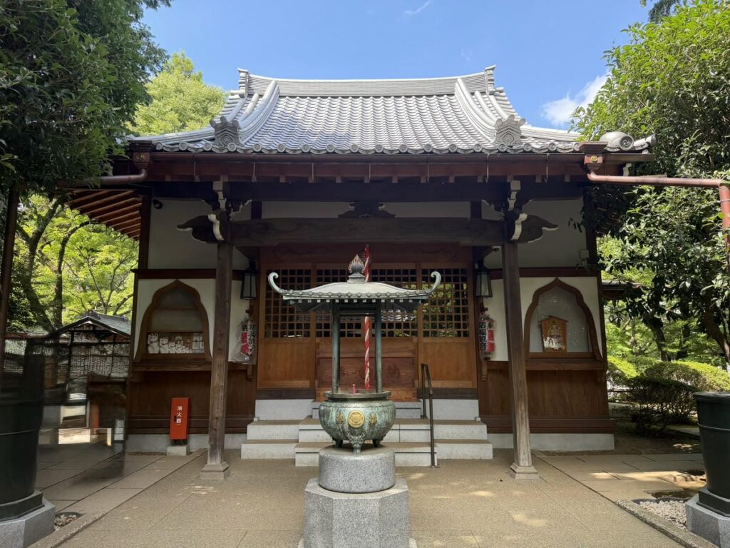 豪徳寺の招福殿