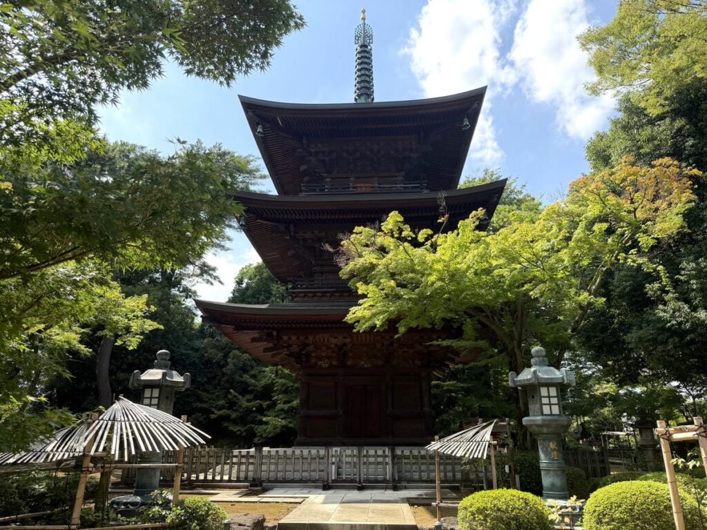 豪徳寺の三重塔
