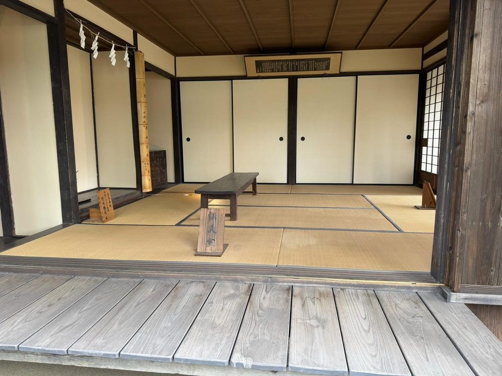 松陰神社の松下村塾内部