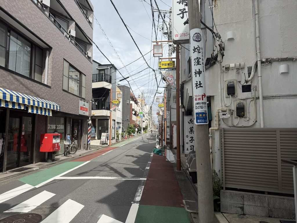 中延駅から蛇窪神社へ向かう途中の道