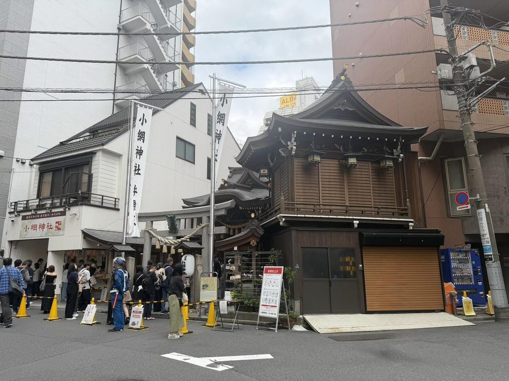 小網神社の神楽殿