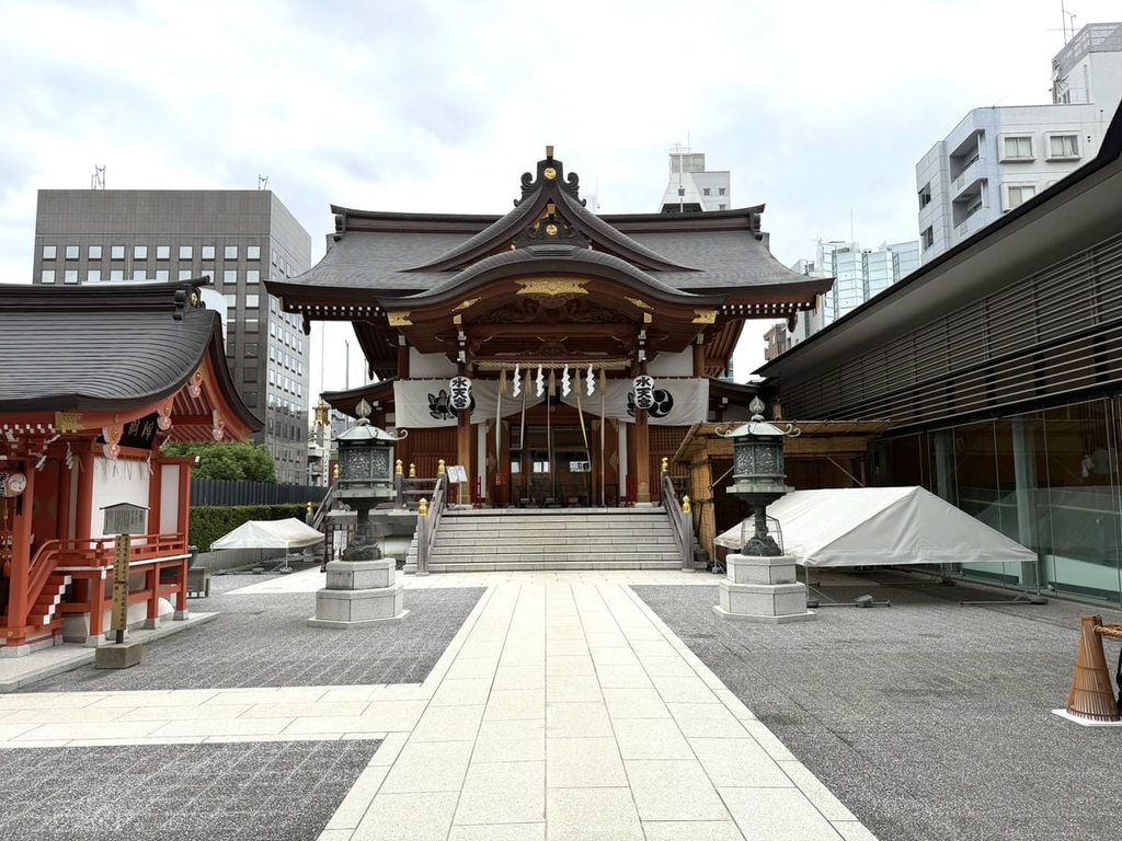 水天宮の御社殿と境内