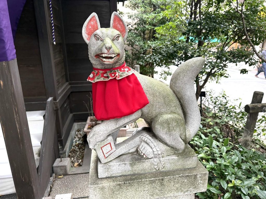 茶ノ木神社のもう一体の狐像