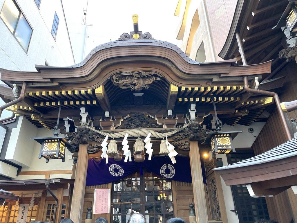 正月の小網神社の社殿